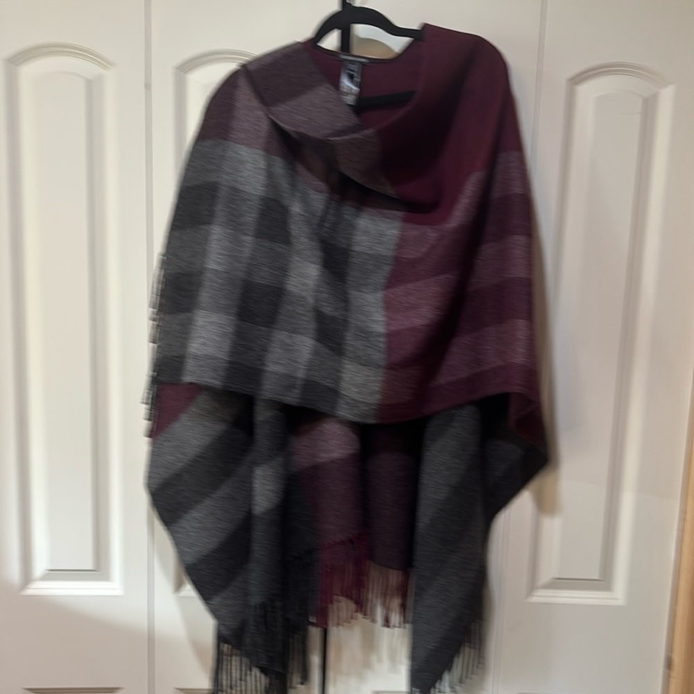 Eileen Fisher alpaca poncho/wrap fringe bottom aubergine/light and dark gray o/s